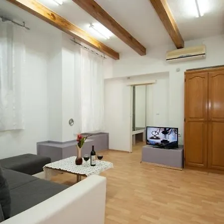 In With Sea View, Terrace, Air Conditioning, Wifi Appartamento Laurana