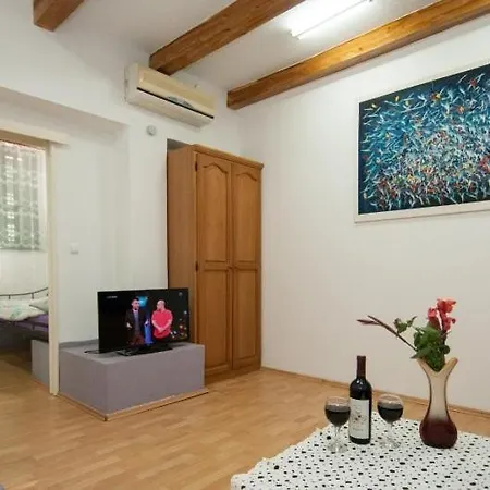 In With Sea View, Terrace, Air Conditioning, Wifi Appartamento