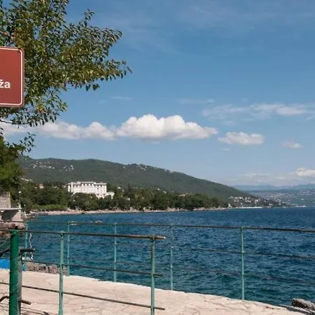 In With Sea View, Terrace, Air Conditioning, Wifi Laurana